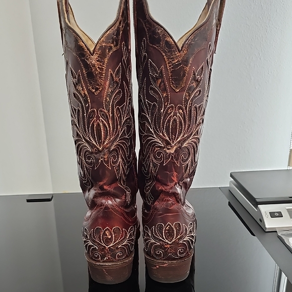 Stetson Brown Heeled Boots with Intricate Embroidery - Picture 3 of 13